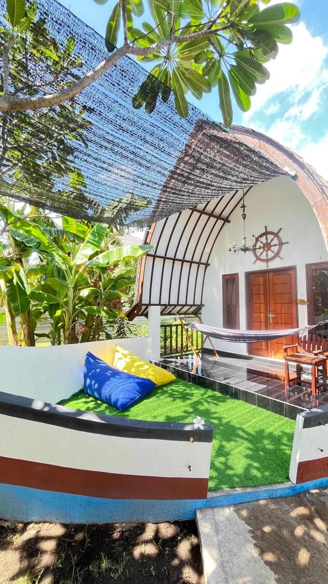 Mustika Ocean Lodge Gili Air Exterior photo